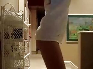 Naughty Teens Shakes Her Sexy Ass In Homemade Video