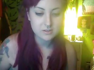 rødhåret, webcam, piercet, tatovering