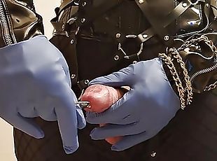 DroneDoll CD-Betina sounds her Sissy-Clitty in black Rubber and LateX