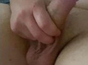 Man masturbating solo after he just woke up