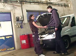 A sex girl pays her mechanic with pussy during some car fucking action