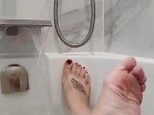 kupanje, amaterski, mame-koje-bih-jebao, stopala-feet, prljavo, prekrasne, fetiš, sami, mokri