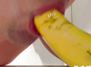 Straight Boy Loves Sucking This Banana In The Public Toilet