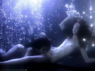 Girls - Underwater Sex