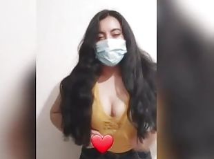 Chica se masturba durante videollamada y es filmada