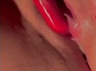 Amateur makes herself cum so hard it sprays out