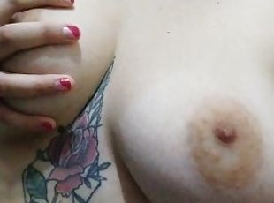 gros-nichons, masturbation, amateur, ados, brésil, fétiche, brunette, tatouage, petits-seins