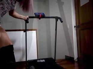 hilarious hadeo on treadmill