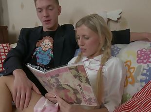 russo, adolescente, casal, rabo-de-porco, loira, engraçado, mini-saia