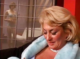 Sassy mature lesbian pleasured with superb pussy licking