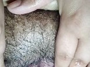 klitoris, tučné, zarastené, masturbácia, pička, amatérske, ebony, milfka, bbw, prstovanie
