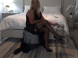 LisaLynnCD Crossdresser smoking in black lingerie