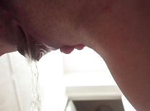 Sexy MILF close up pissing. Golden Rain. Close-up pussy. 4K (ep 748)