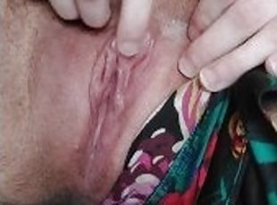 clitoris, masturbare-masturbation, orgasm, pasarica, amatori, grasana, solo, rasa, uda