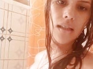 Hot redhead invites you to take a shower and invites you to fuck