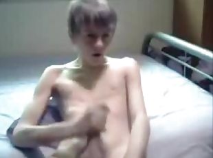 See the ribs of the skinny masturbating twink