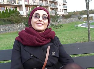 Yasmeena is ready to do everything for amazing orgasm with a guy