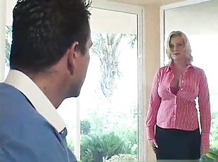 Norsk blonde milf loves to suck a big cock very deeply.