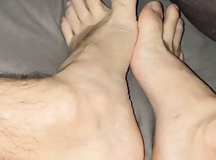Lick my feet man and suck my toes