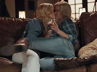 мастурбация, киска, лесбиянки, стимуляция-пальцем, блондинки, натуральные-сиськи, на-диване