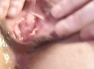 clitoris, masturbare-masturbation, orgasm, pasarica, tasnit, stramta, uda, plesnit, suculenta
