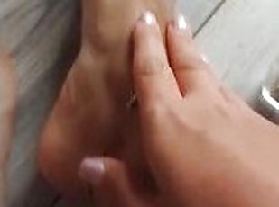 Ftichisme des pieds avec huile petit massage jolis pieds de matresse